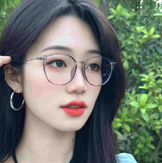 kính mắt du lịch